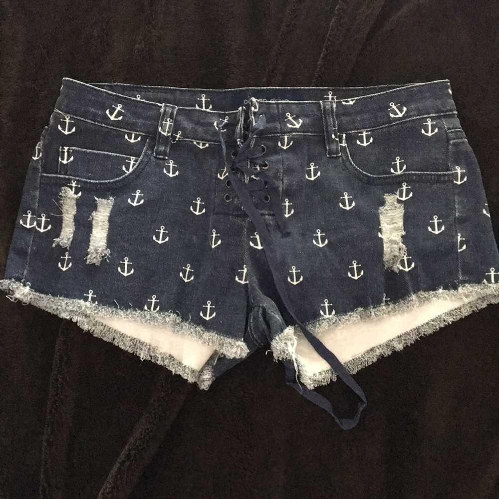 Jean shorts with anchors